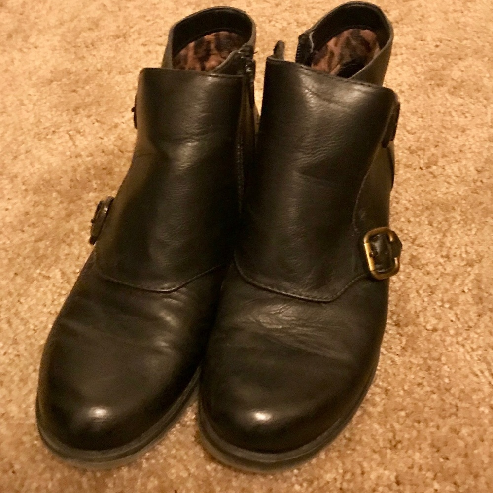 Black Naturalizer Ankle Boots